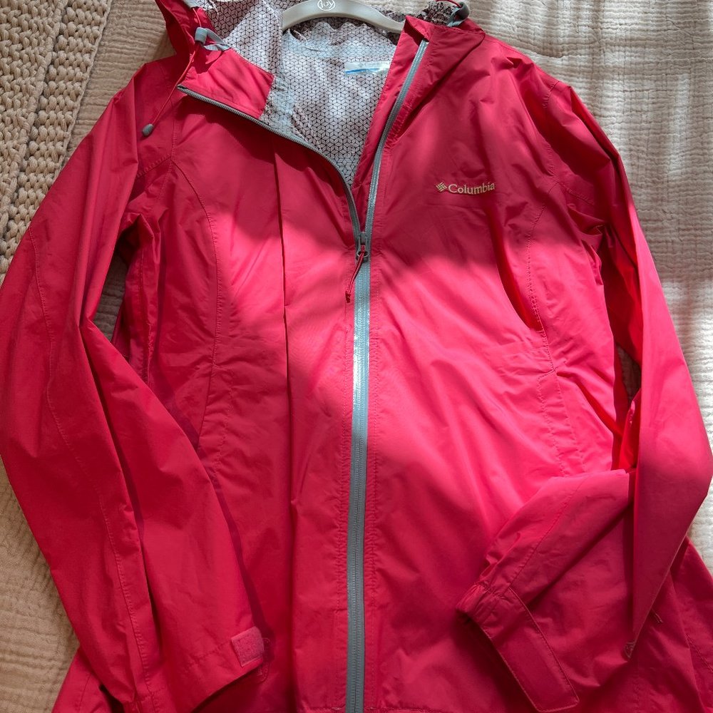 Columbia Women's EvaPOURation Rain Jacket - Size L